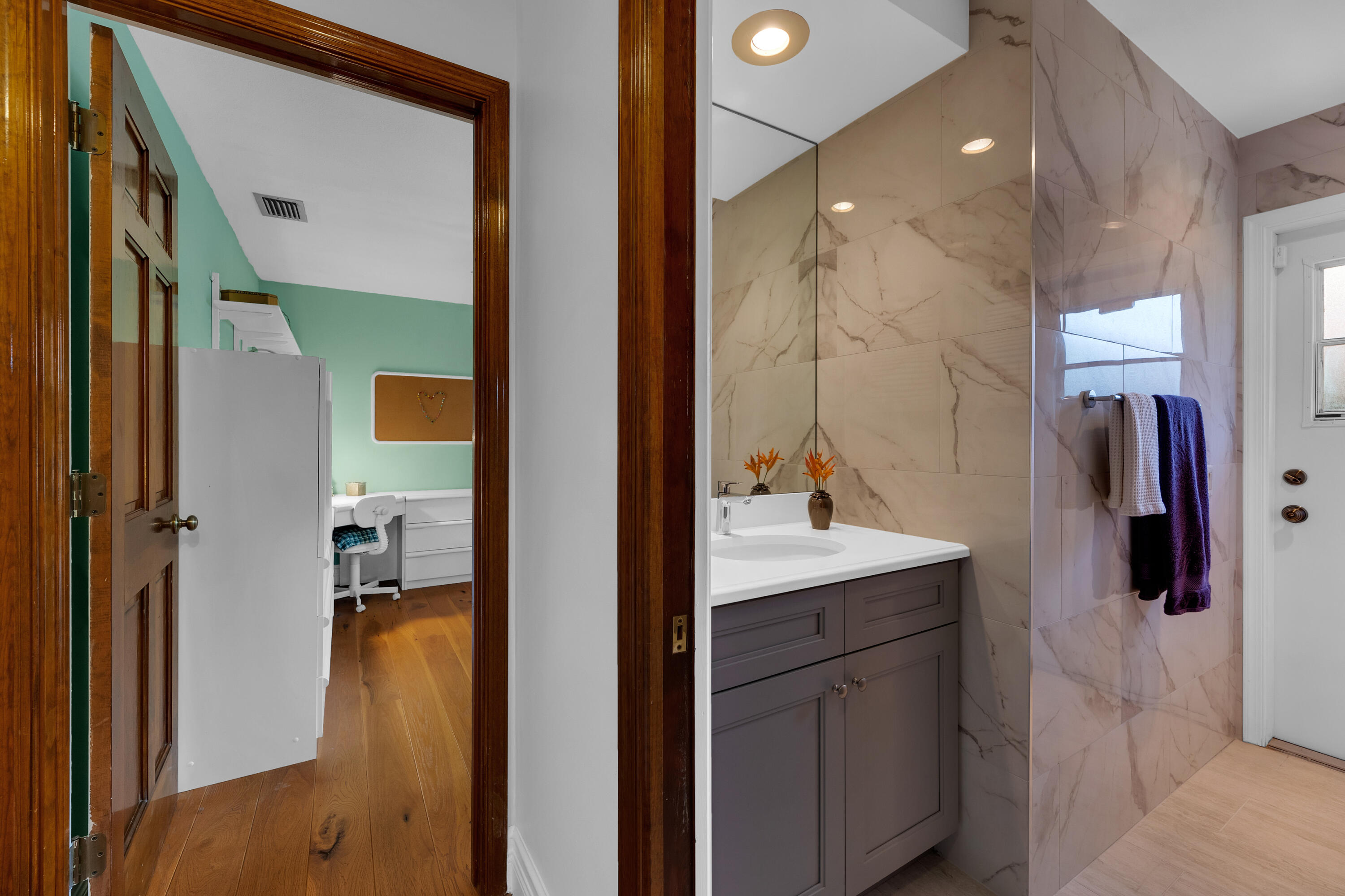 2622 Northwest 27th Avenue Boca Raton, FL 33434 - Photo 17 of 30 Bathroom 2