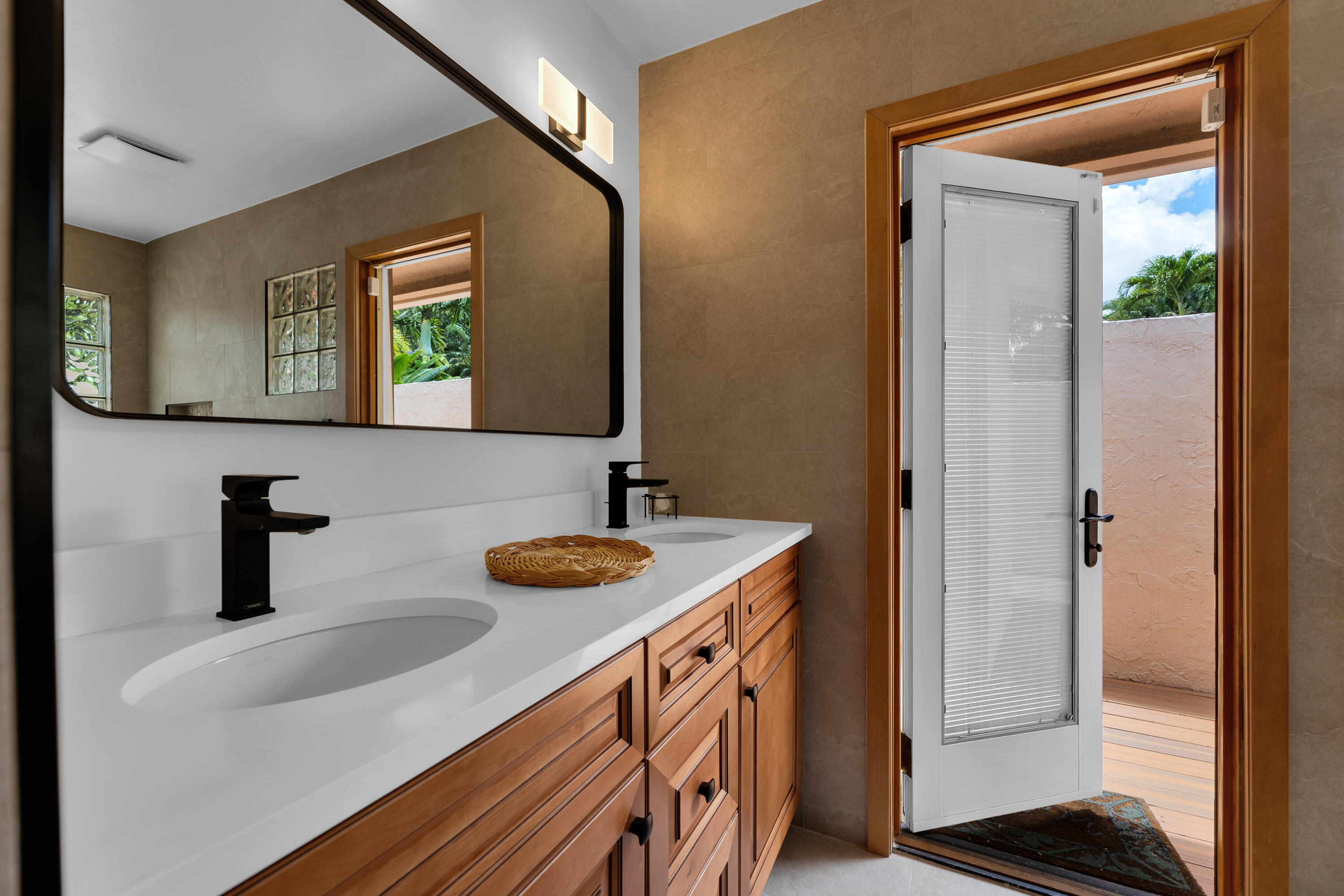 2622 Northwest 27th Avenue Boca Raton, FL 33434 - Photo 10 of 30 Primary/Cabana Bath