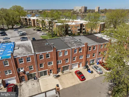 a picture of city view