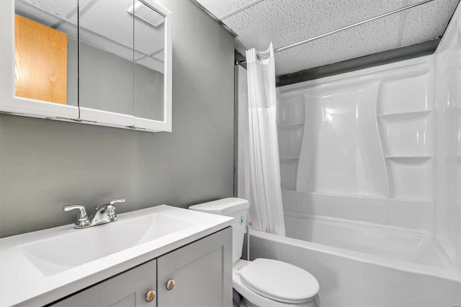 6400 Farmcrest Road St. Louis, MO 63129 - Photo 27 of 39 Gallery Image 27