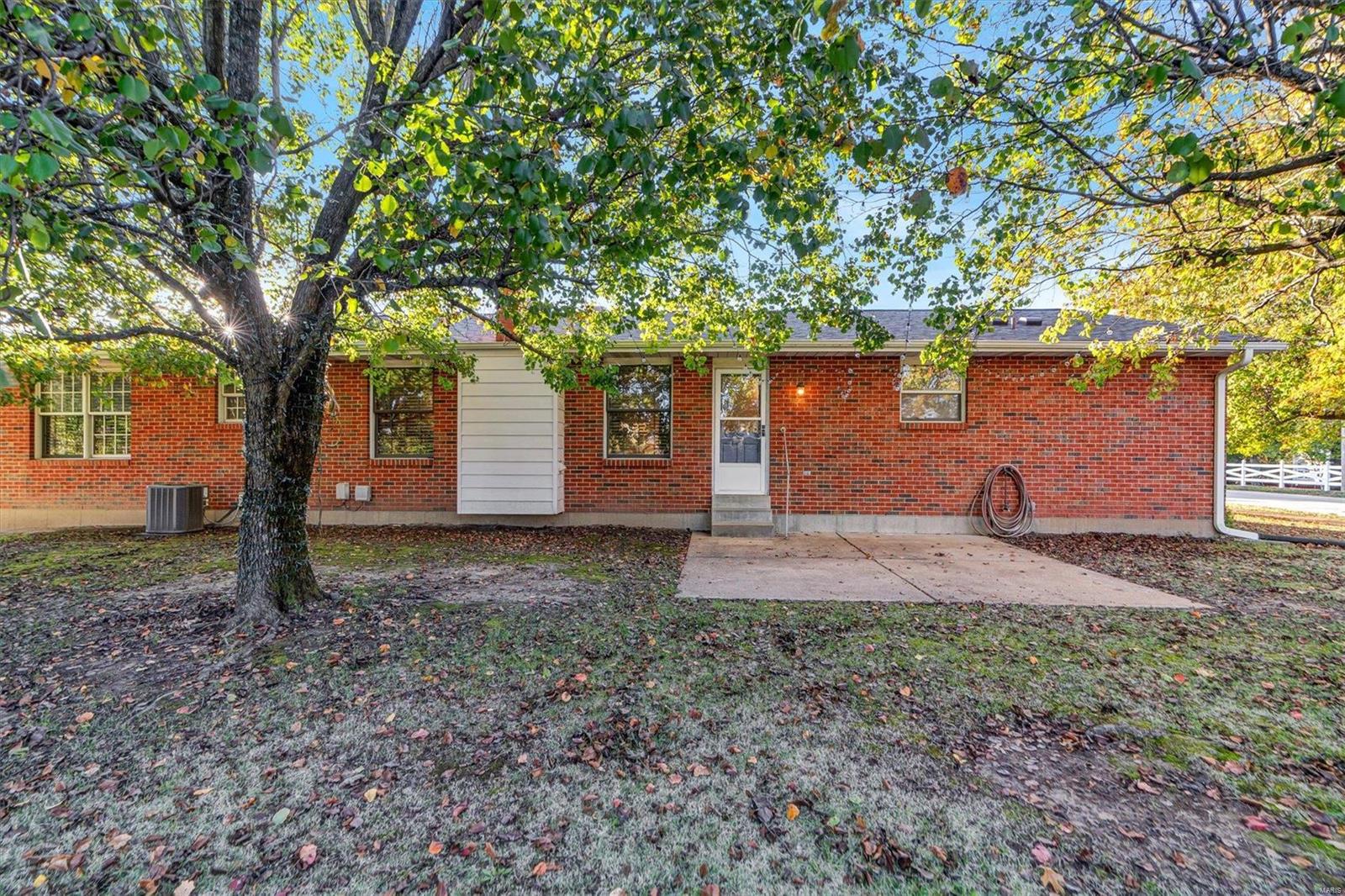 6400 Farmcrest Road St. Louis, MO 63129 - Photo 4 of 39 Gallery Image 4