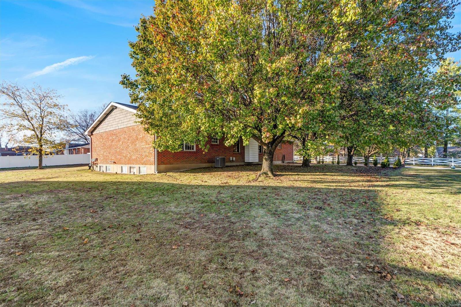 6400 Farmcrest Road St. Louis, MO 63129 - Photo 5 of 39 Gallery Image 5