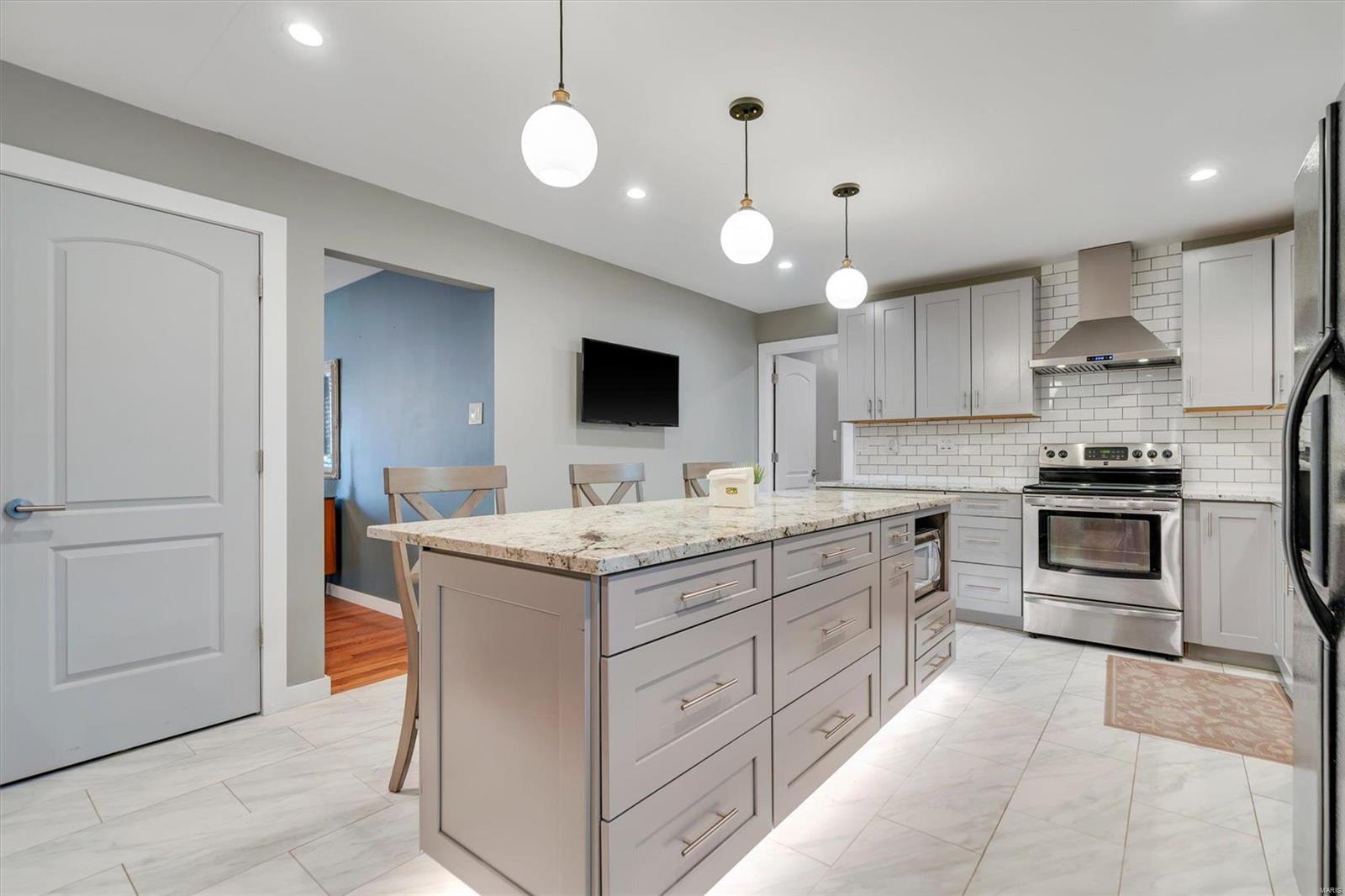 6400 Farmcrest Road St. Louis, MO 63129 - Photo 7 of 39 Gallery Image 7