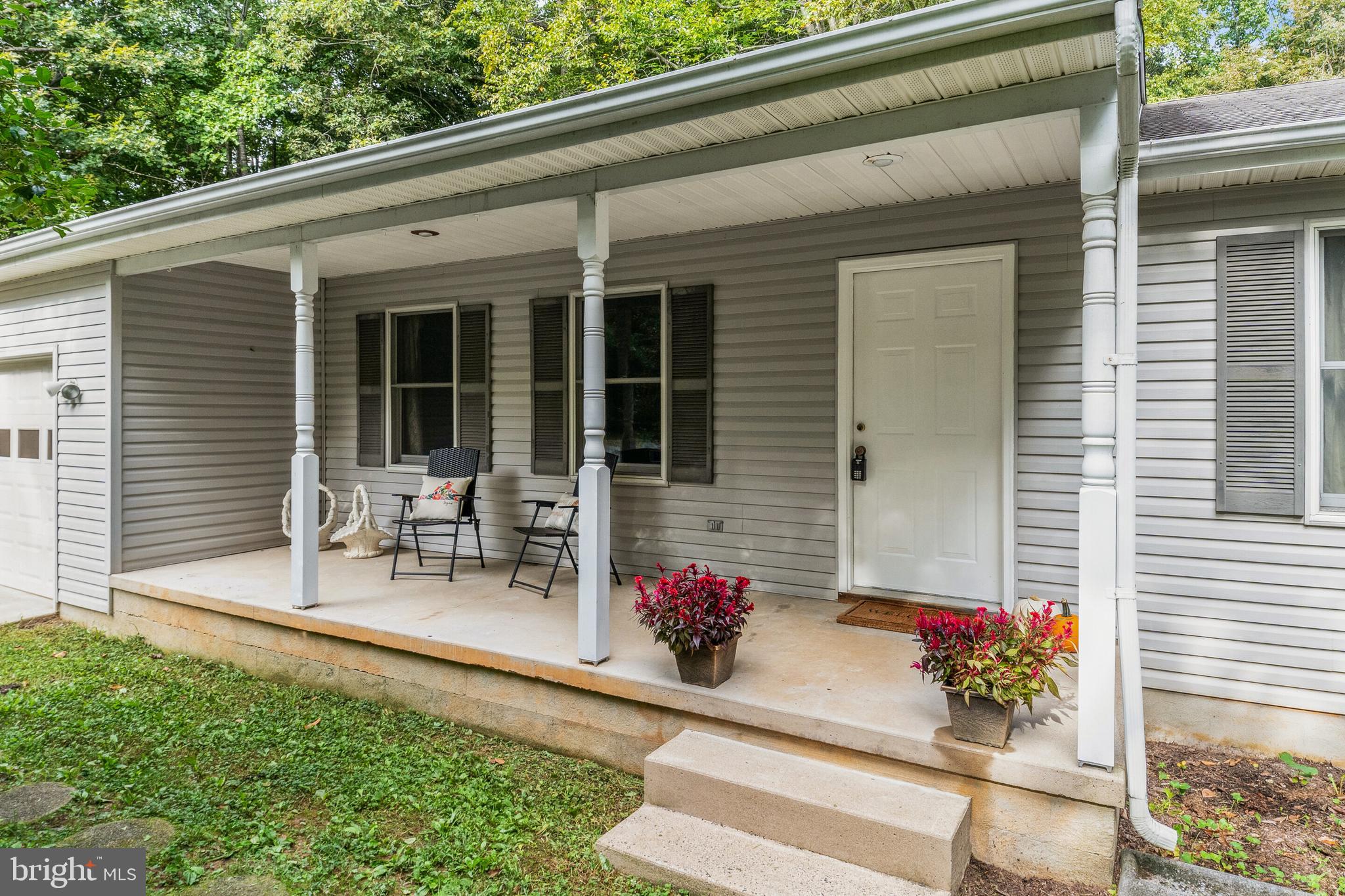 4498 Razor Hill Road Bealeton, VA 22712 - Photo 4 of 42 Gallery Image 4