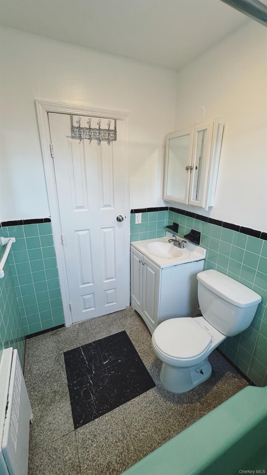 65 Huntsbridge Road Yonkers, NY 10704 - Photo 18 of 19