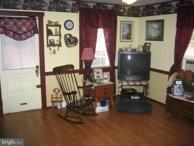 155 North Locust Street Lititz, PA 17543 - Photo 4 of 9