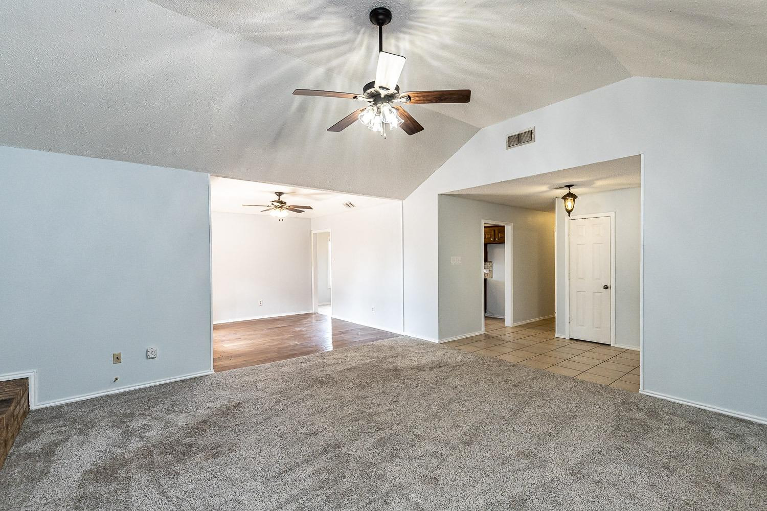 5724 92nd Street Lubbock, TX 79424 - Photo 7 of 31 Photo 7