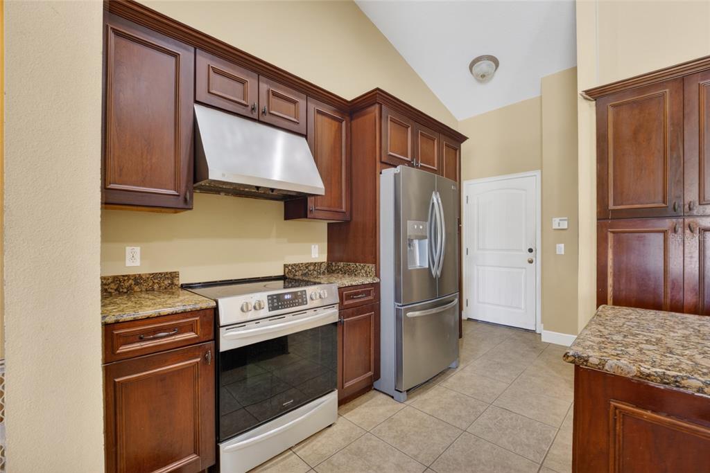 1098 Northwest 165th Ct Road Dunnellon, FL 34432 - Photo 17 of 35