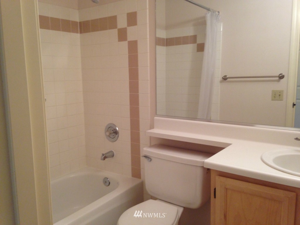 927 132nd Street Southwest, Unit D6 Everett, WA 98204 - Photo 11 of 19