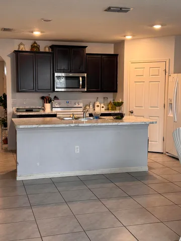 $2,500 | 382 Southwest Ridgecrest Drive, Port St. Lucie, FL 34953