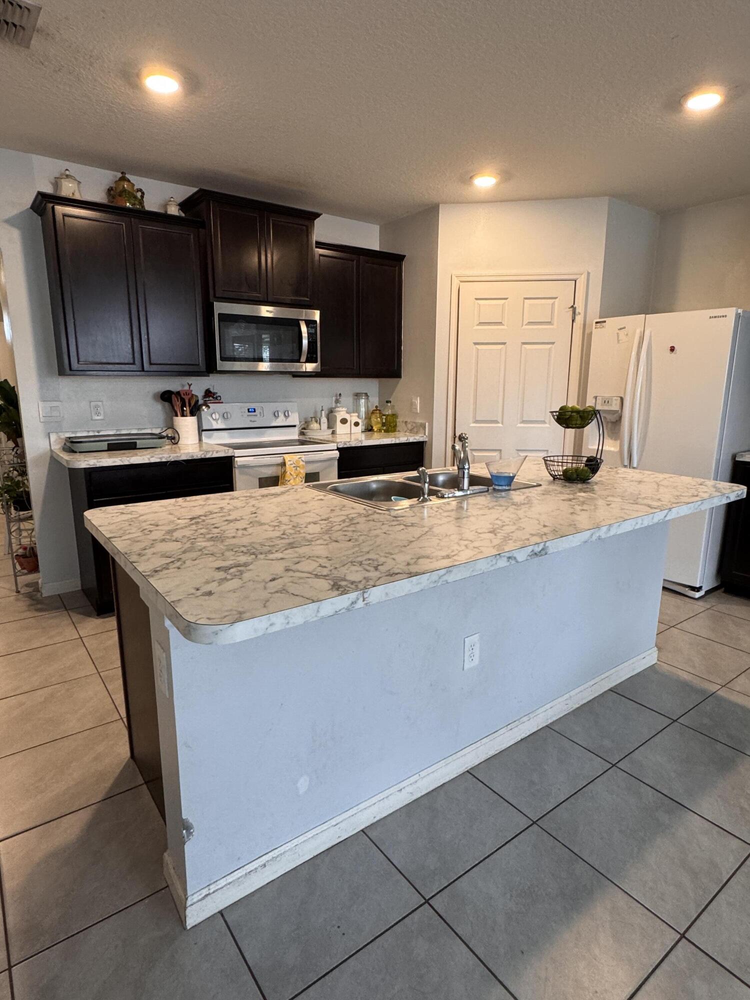 382 Southwest Ridgecrest Drive Port St. Lucie, FL 34953 - Photo 16 of 41 IMG_0235