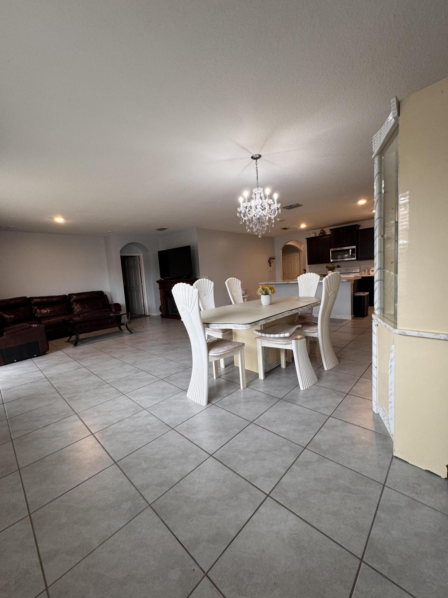 382 Southwest Ridgecrest Drive Port St. Lucie, FL 34953 - Photo 24 of 41 IMG_0222