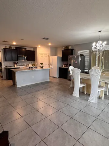 $2,500 | 382 Southwest Ridgecrest Drive, Port St. Lucie, FL 34953