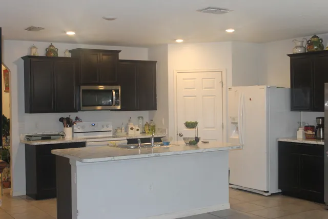 $2,500 | 382 Southwest Ridgecrest Drive, Port St. Lucie, FL 34953