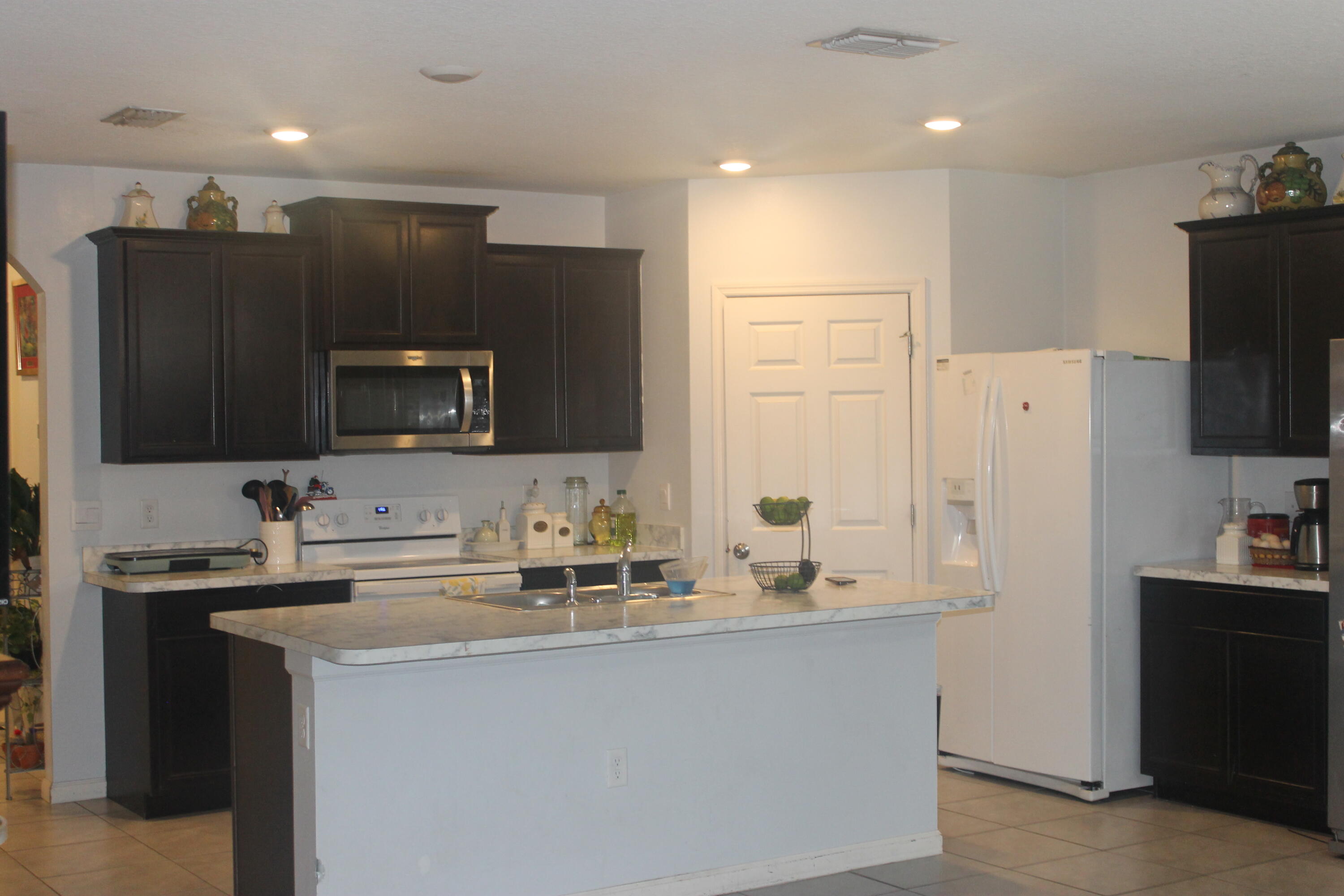 382 Southwest Ridgecrest Drive Port St. Lucie, FL 34953 - Photo 7 of 41 IMG_0007