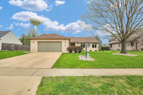 $339,900 | 408 South Jeffery Drive, Mahomet, IL 61853