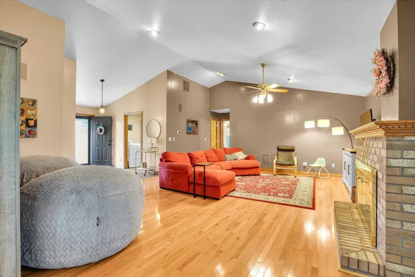 $339,900 | 408 South Jeffery Drive, Mahomet, IL 61853