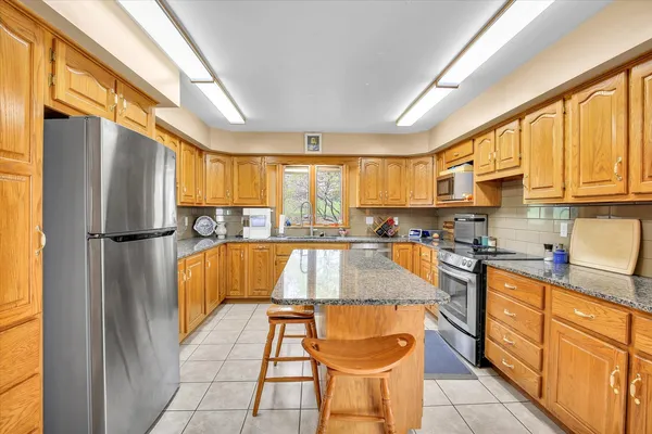 $339,900 | 408 South Jeffery Drive, Mahomet, IL 61853