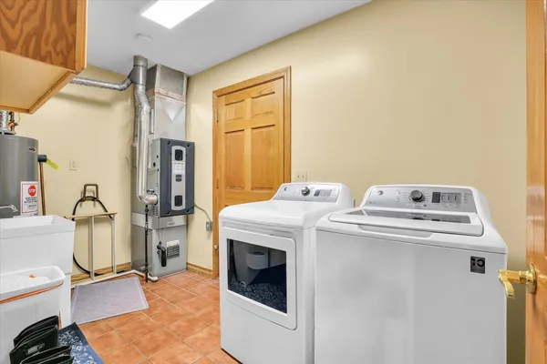 $339,900 | 408 South Jeffery Drive, Mahomet, IL 61853