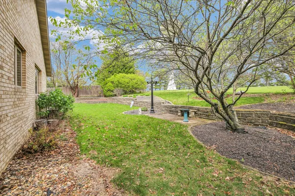 $339,900 | 408 South Jeffery Drive, Mahomet, IL 61853