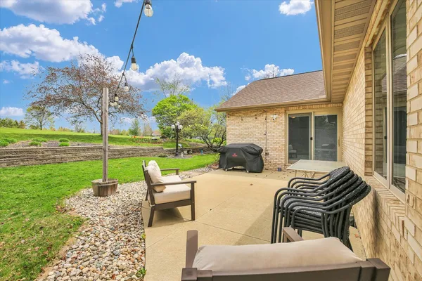 $339,900 | 408 South Jeffery Drive, Mahomet, IL 61853