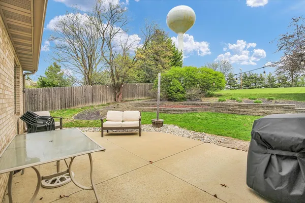 $339,900 | 408 South Jeffery Drive, Mahomet, IL 61853