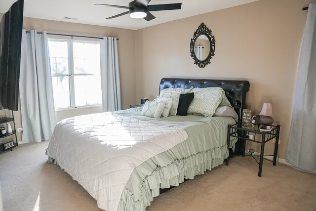 $517,500 | 33 Foxglove Court, Streamwood, IL 60107