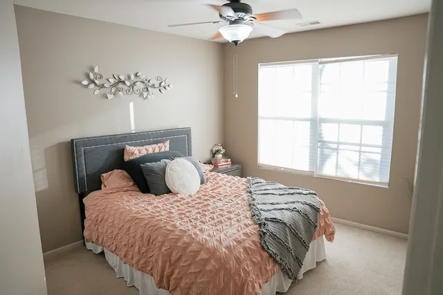 $517,500 | 33 Foxglove Court, Streamwood, IL 60107