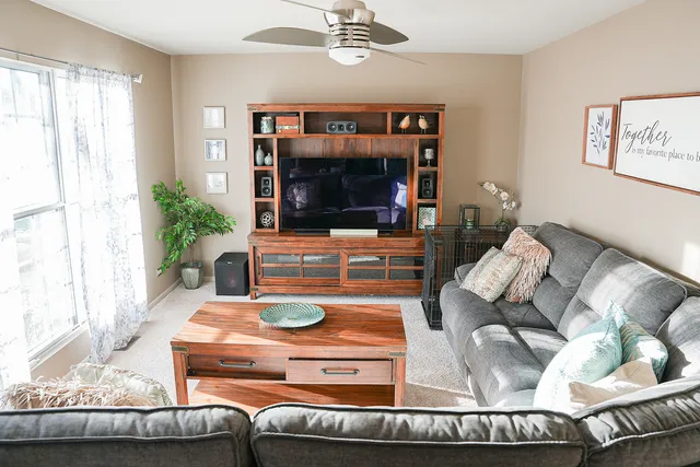 $517,500 | 33 Foxglove Court, Streamwood, IL 60107