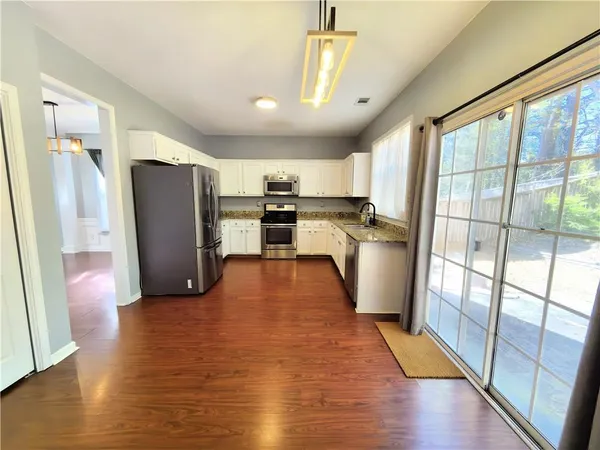 $2,800 | 2815 Priestcliff Drive Southeast, Smyrna, GA 30080