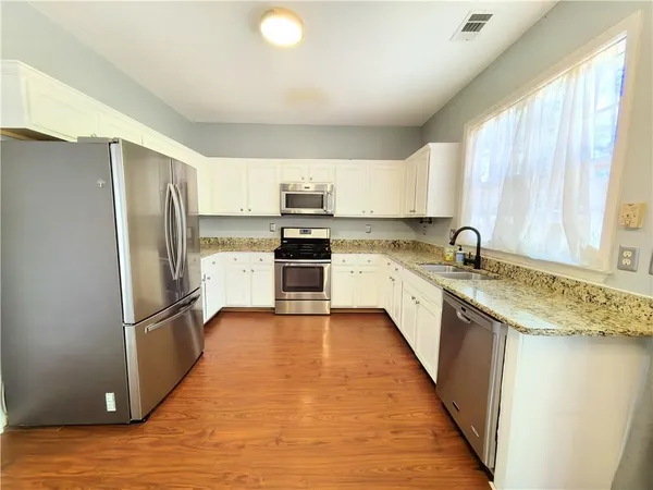 $2,800 | 2815 Priestcliff Drive Southeast, Smyrna, GA 30080