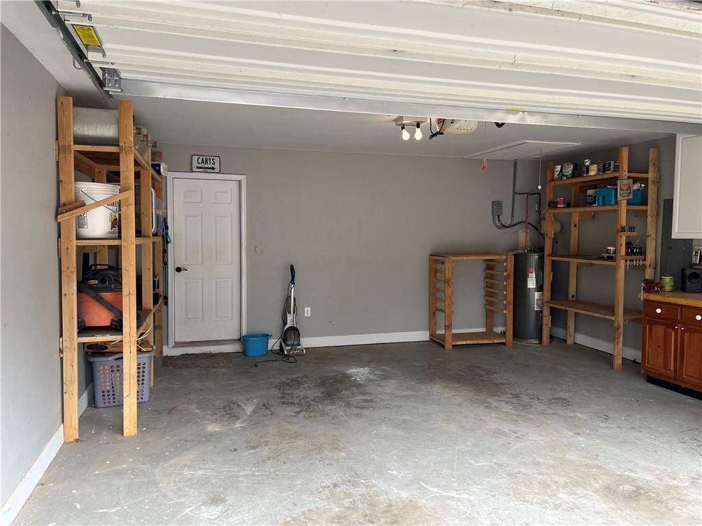 111 Green Point Way Carrollton, GA 30117 - Photo 27 of 29 a view of an empty room with closet