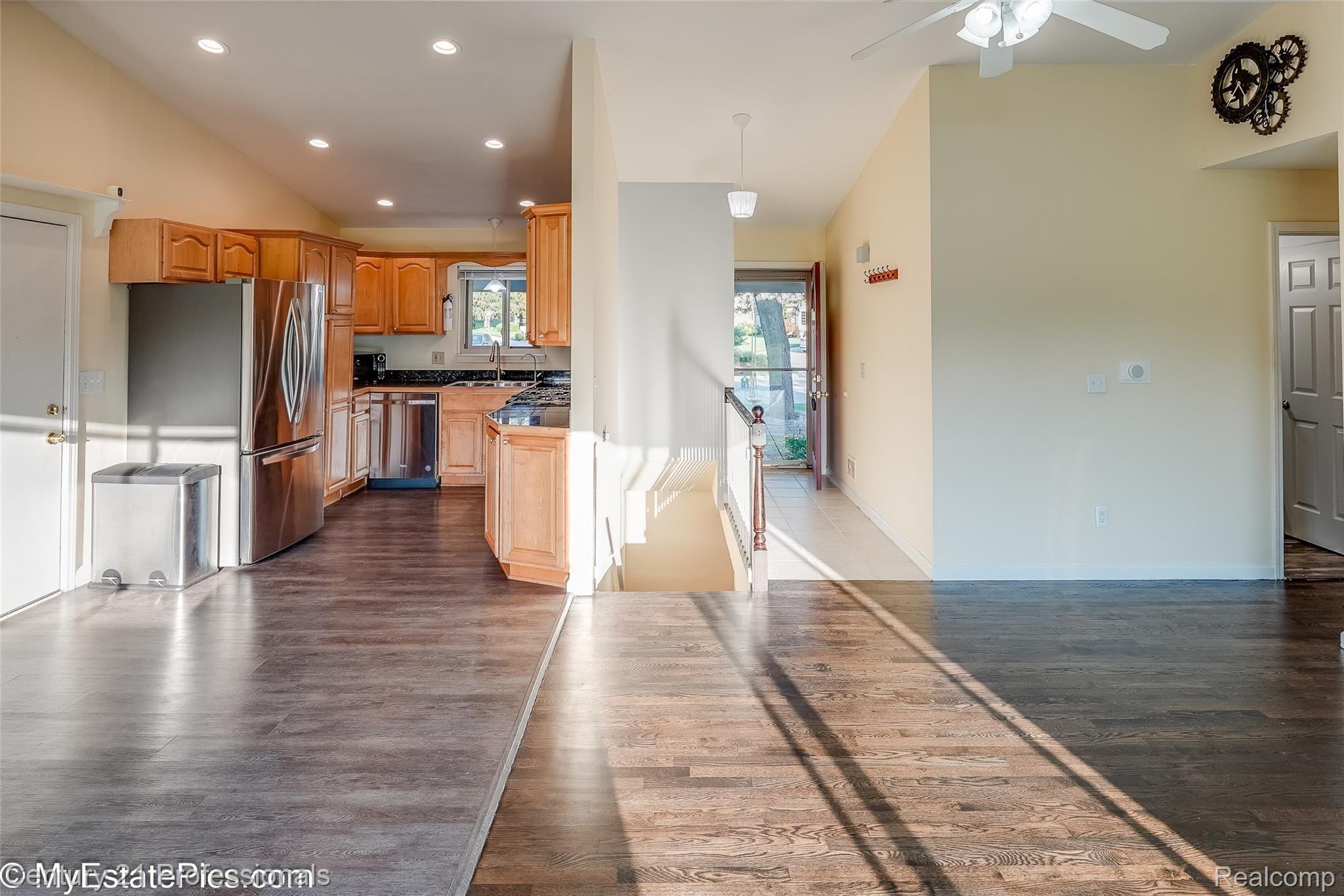 40768 West Mill Rd Court Novi, MI 48375 - Photo 32 of 55 40768 mill rd ct w Novi-38.jpg