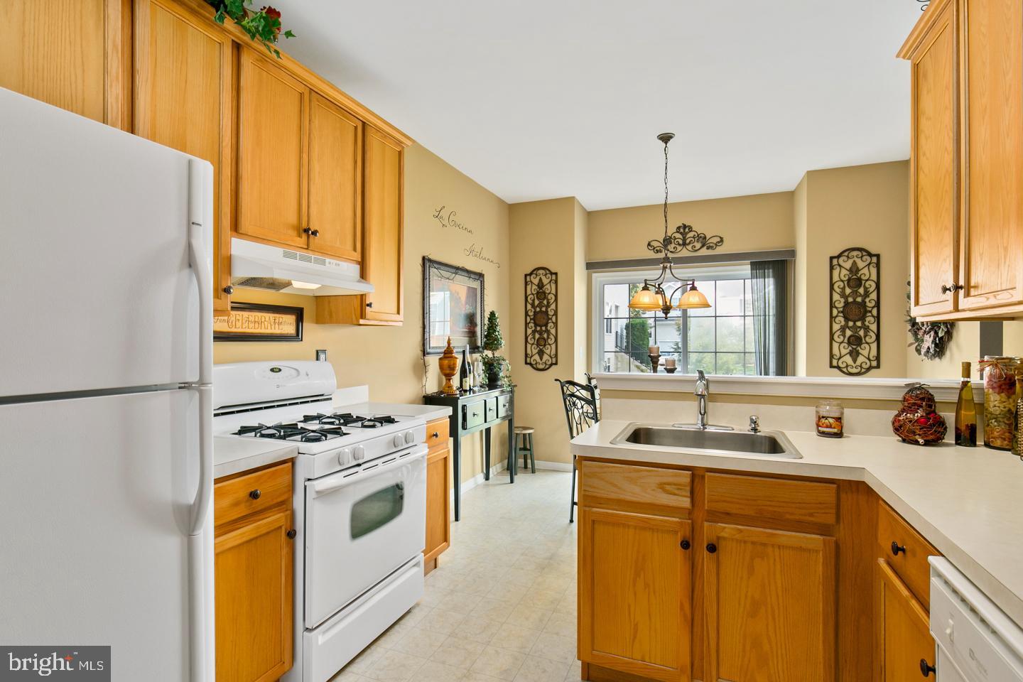 122 Castleton Road Delran, NJ 08075 - Photo 6 of 25 Kitchen