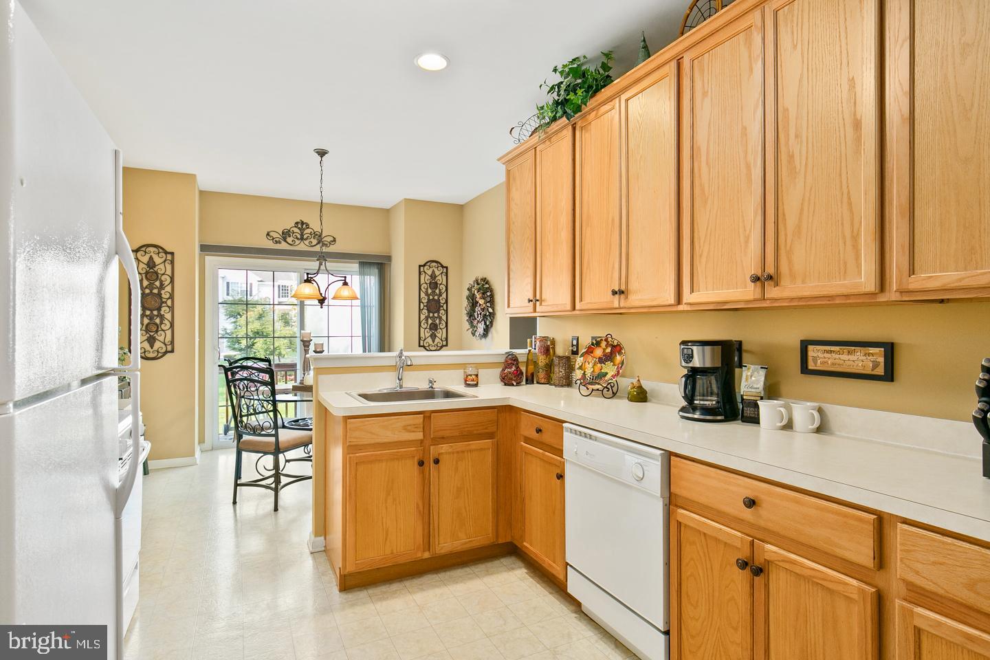 122 Castleton Road Delran, NJ 08075 - Photo 7 of 25 Kitchen