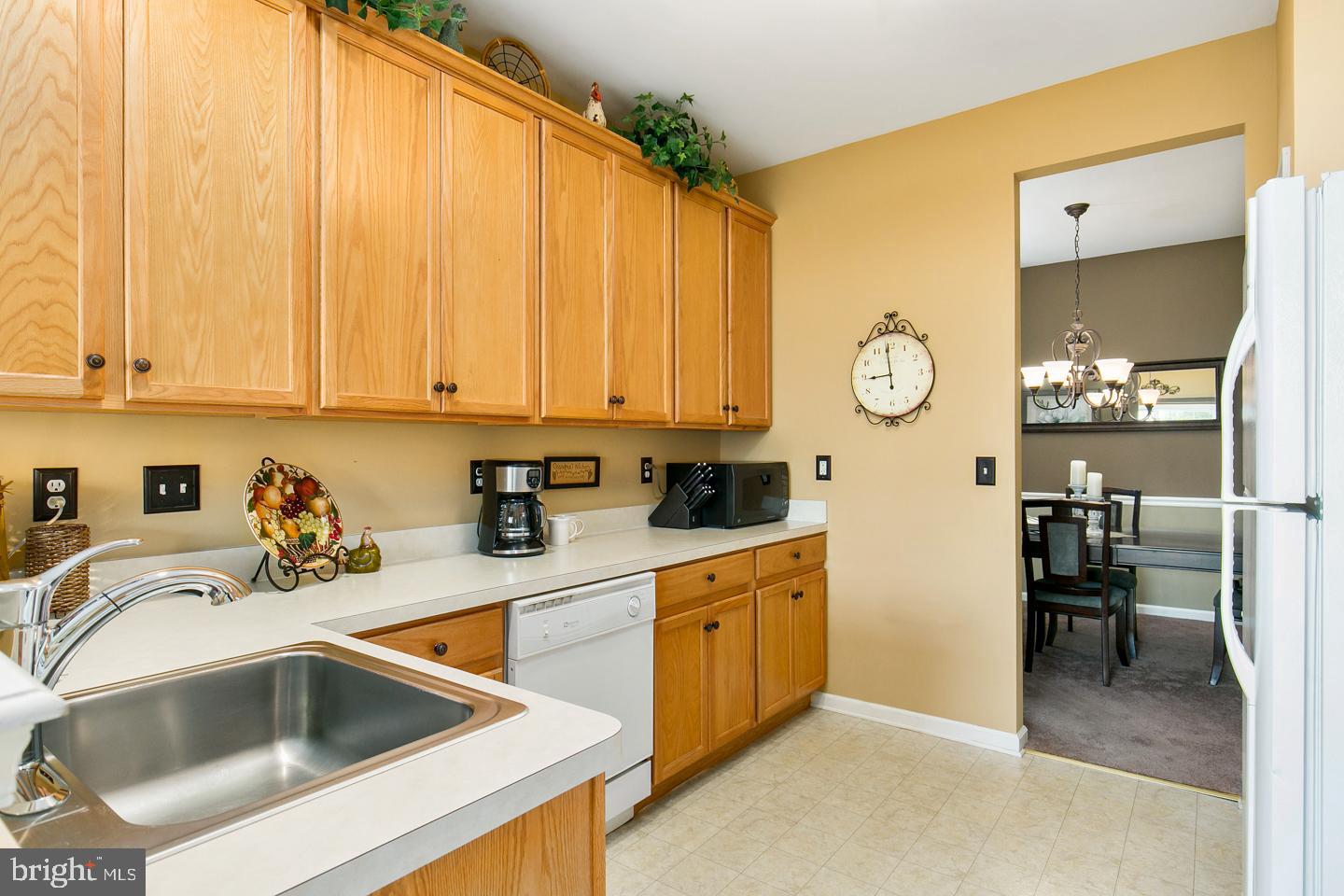 122 Castleton Road Delran, NJ 08075 - Photo 8 of 25 Kitchen