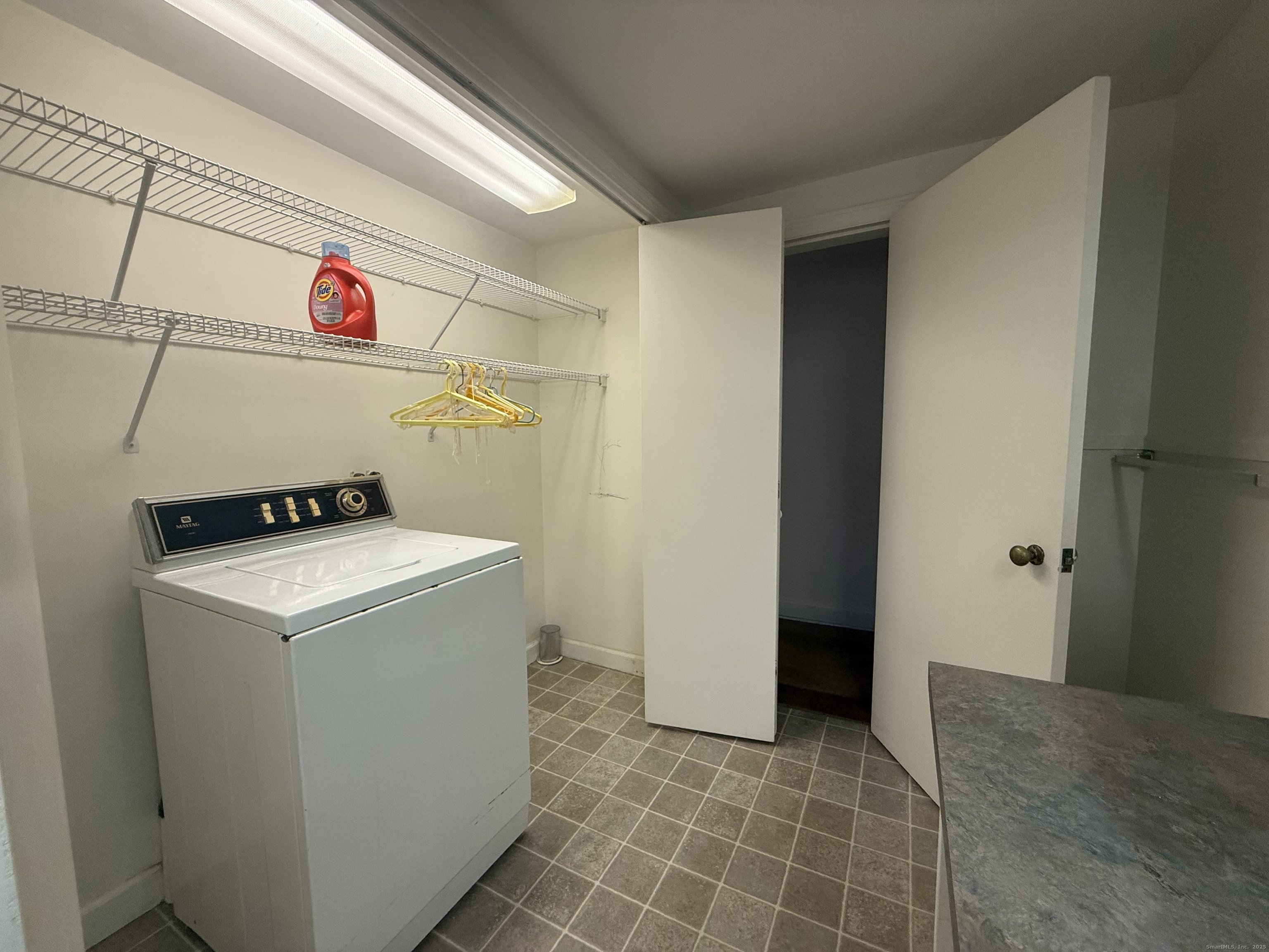 10 Top View Drive Thompson, CT 06262 - Photo 28 of 34 a utility room with dryer and washer