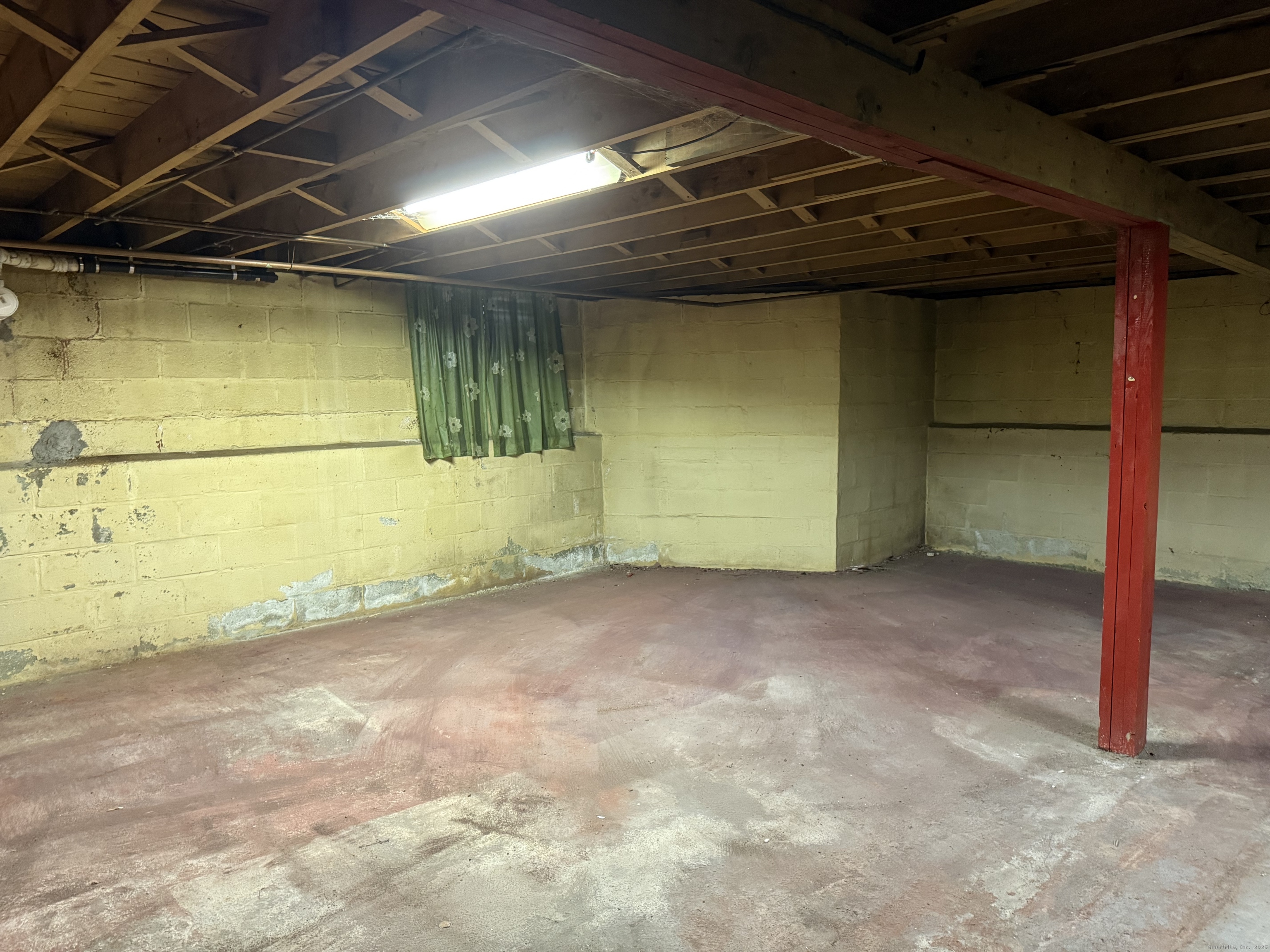 10 Top View Drive Thompson, CT 06262 - Photo 30 of 34 a view of empty room