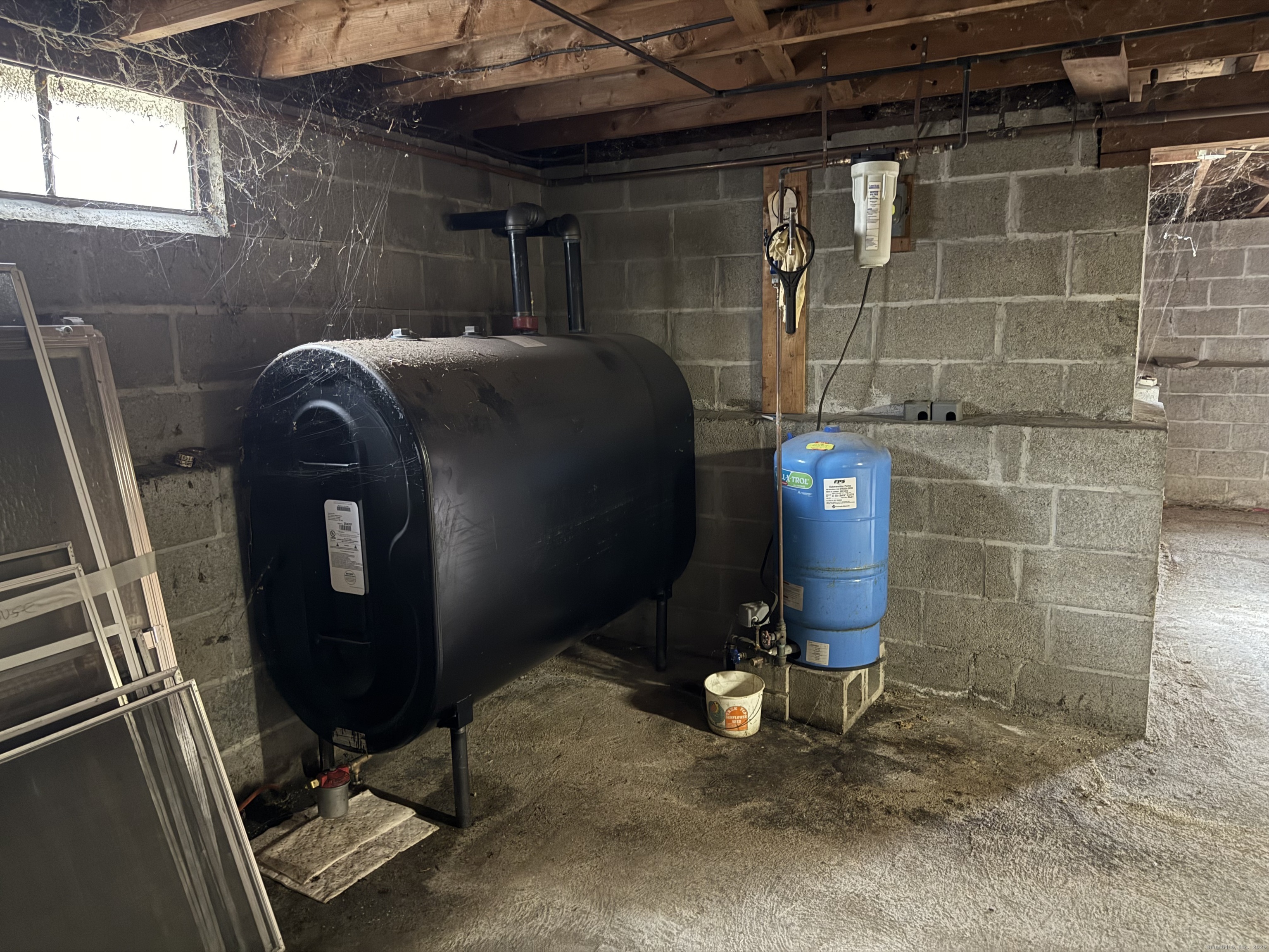 10 Top View Drive Thompson, CT 06262 - Photo 32 of 34 a bathroom with a sink and a mirror