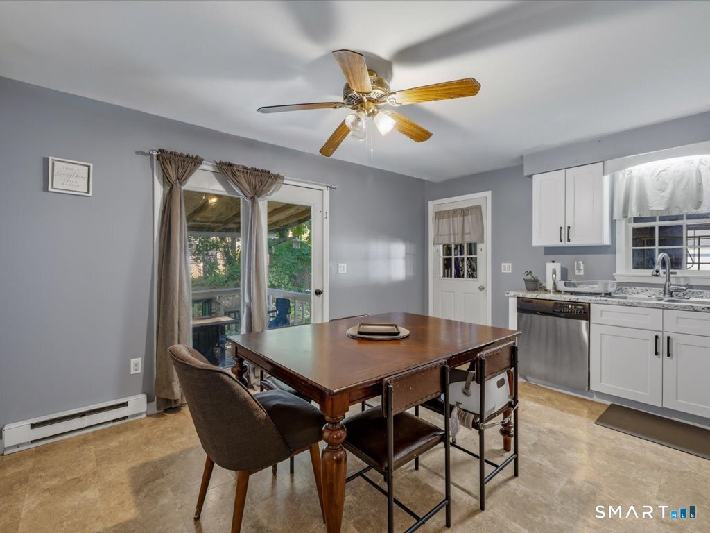 39 Glezen Street Norwich, CT 06360 - Photo 9 of 27