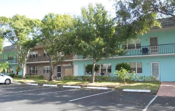 $1,250 | 1200 Colonnades Drive, Unit 208, Fort Pierce, FL 34949