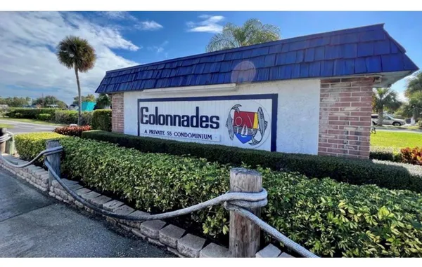 $1,250 | 1200 Colonnades Drive, Unit 208, Fort Pierce, FL 34949