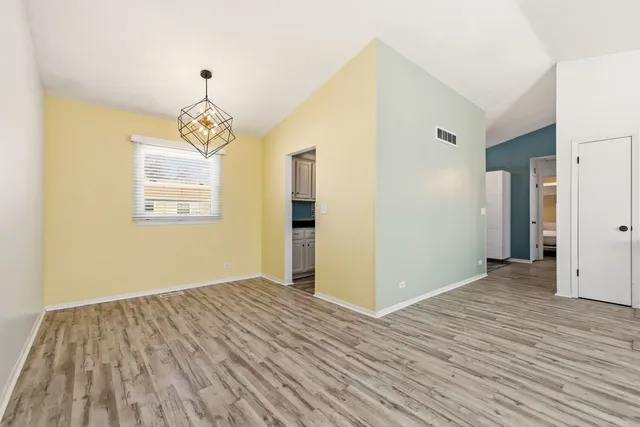 $319,900 | 304 Jonquil Court, Aurora, IL 60504