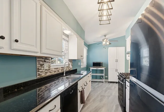 $319,900 | 304 Jonquil Court, Aurora, IL 60504