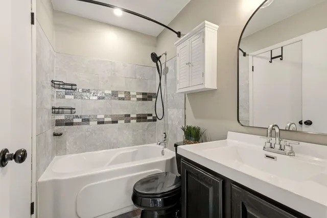 $319,900 | 304 Jonquil Court, Aurora, IL 60504