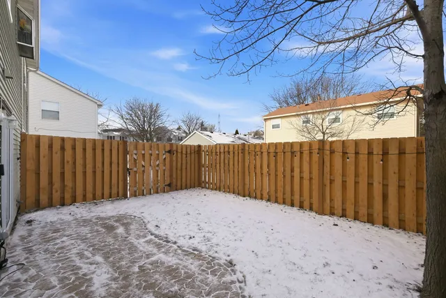 $319,900 | 304 Jonquil Court, Aurora, IL 60504