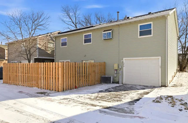 $319,900 | 304 Jonquil Court, Aurora, IL 60504
