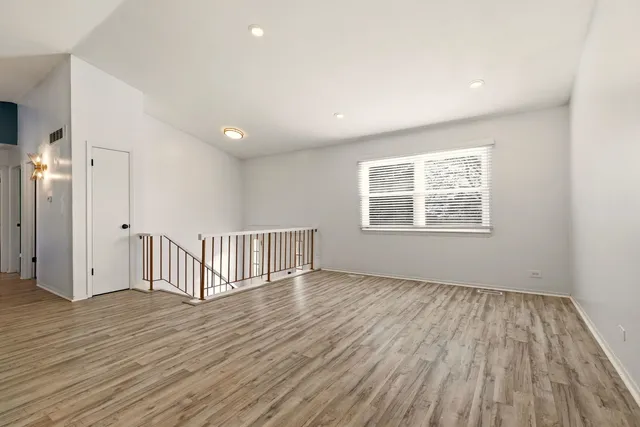 $319,900 | 304 Jonquil Court, Aurora, IL 60504