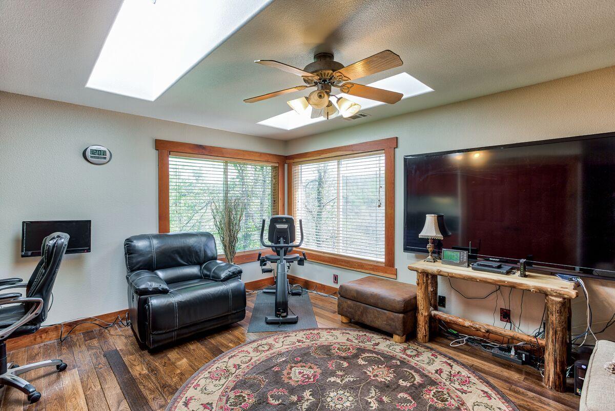 28585 Whitmore Road Whitmore, CA 96096 - Photo 22 of 118 Loft - Views & Skylights