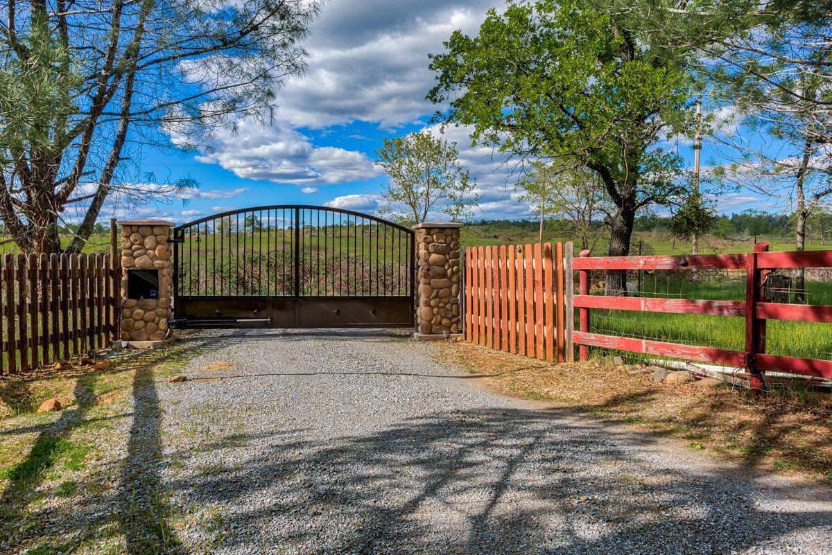 28585 Whitmore Road Whitmore, CA 96096 - Photo 4 of 118 Absolute Privacy - Gated Entry